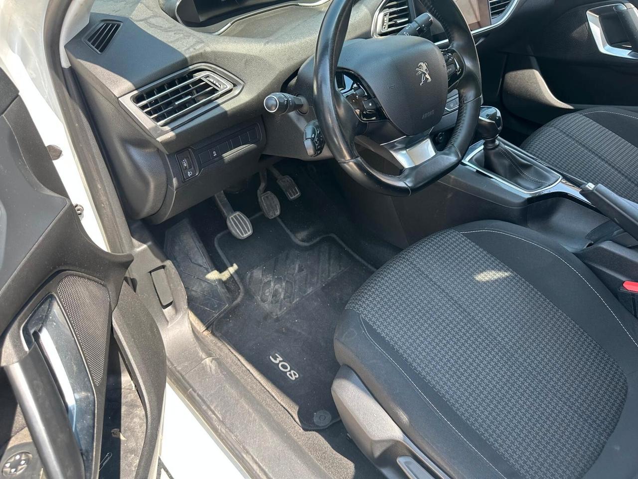 Peugeot 308 BlueHDi 100 S&S Active