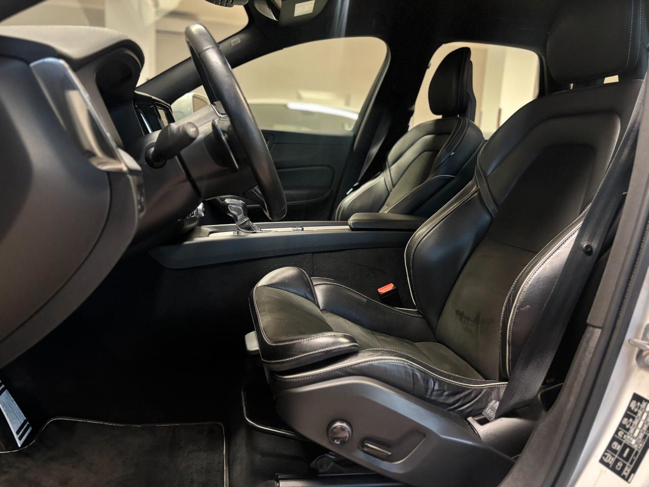 Volvo XC60 2.0 D4 R-design TAGLIANDI CERTIFICATI