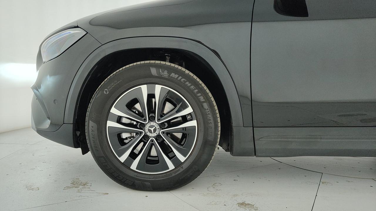 Mercedes-Benz GLA 180 d Advanced auto