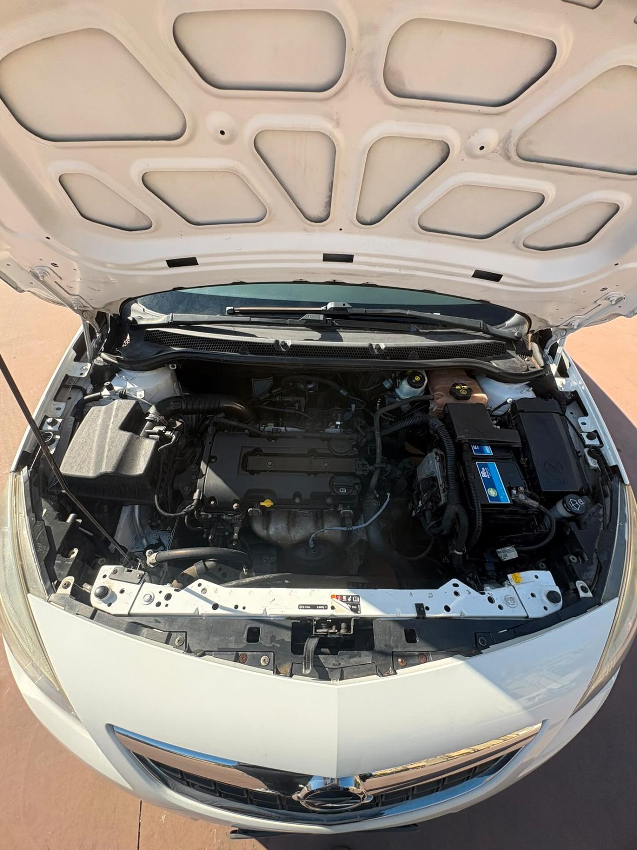 OPEL ASTRA 1.4 BENZINA SW POCHI KM CON GARANZIA