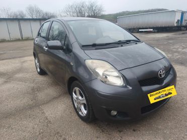 Toyota Yaris 2010---1.3 Benzina