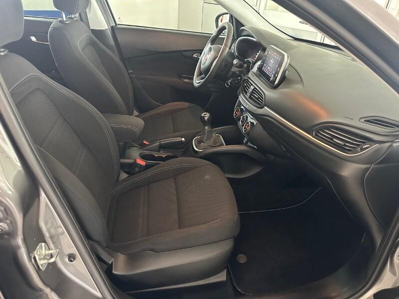 FIAT Tipo (2015-->) Tipo 1.6 Mjt S&S SW Lounge