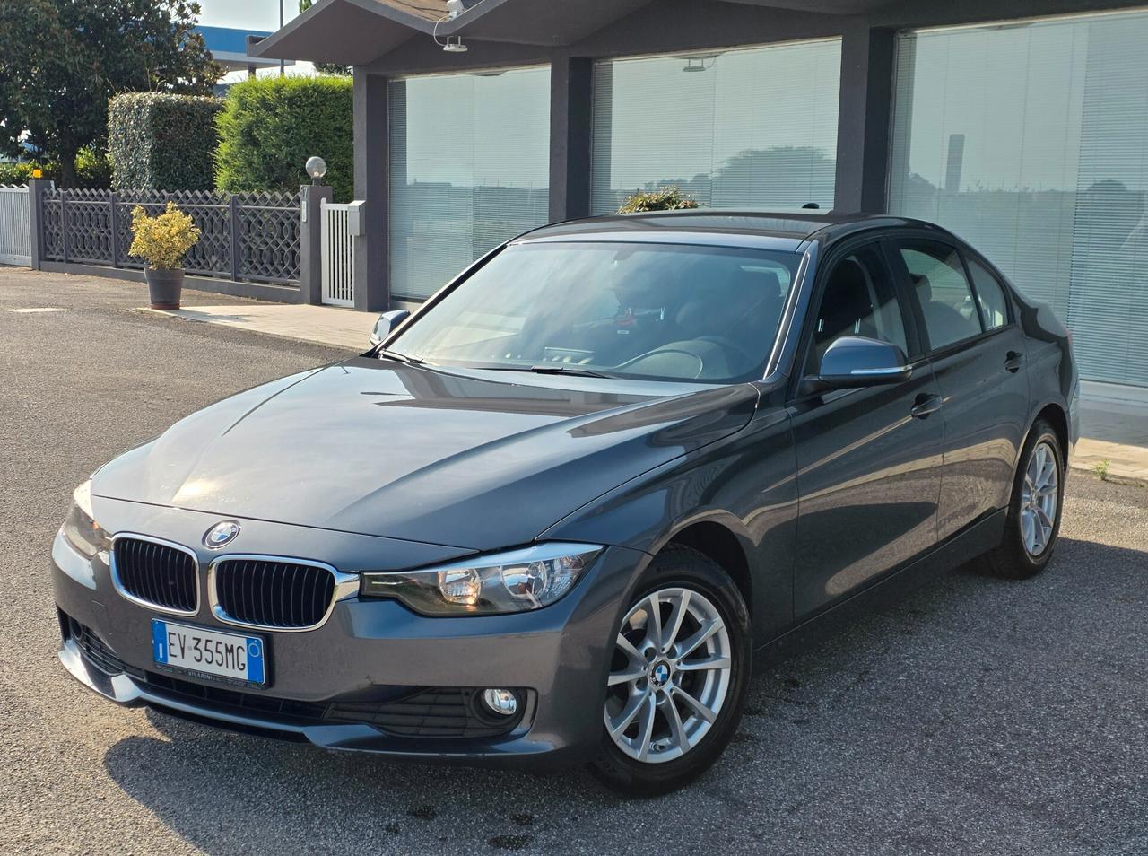Bmw 318d 2014 automatico berlina