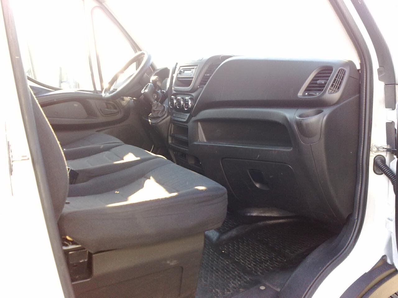 Iveco Daily 35s16 2.3hpt GRANVOLUME - 2017