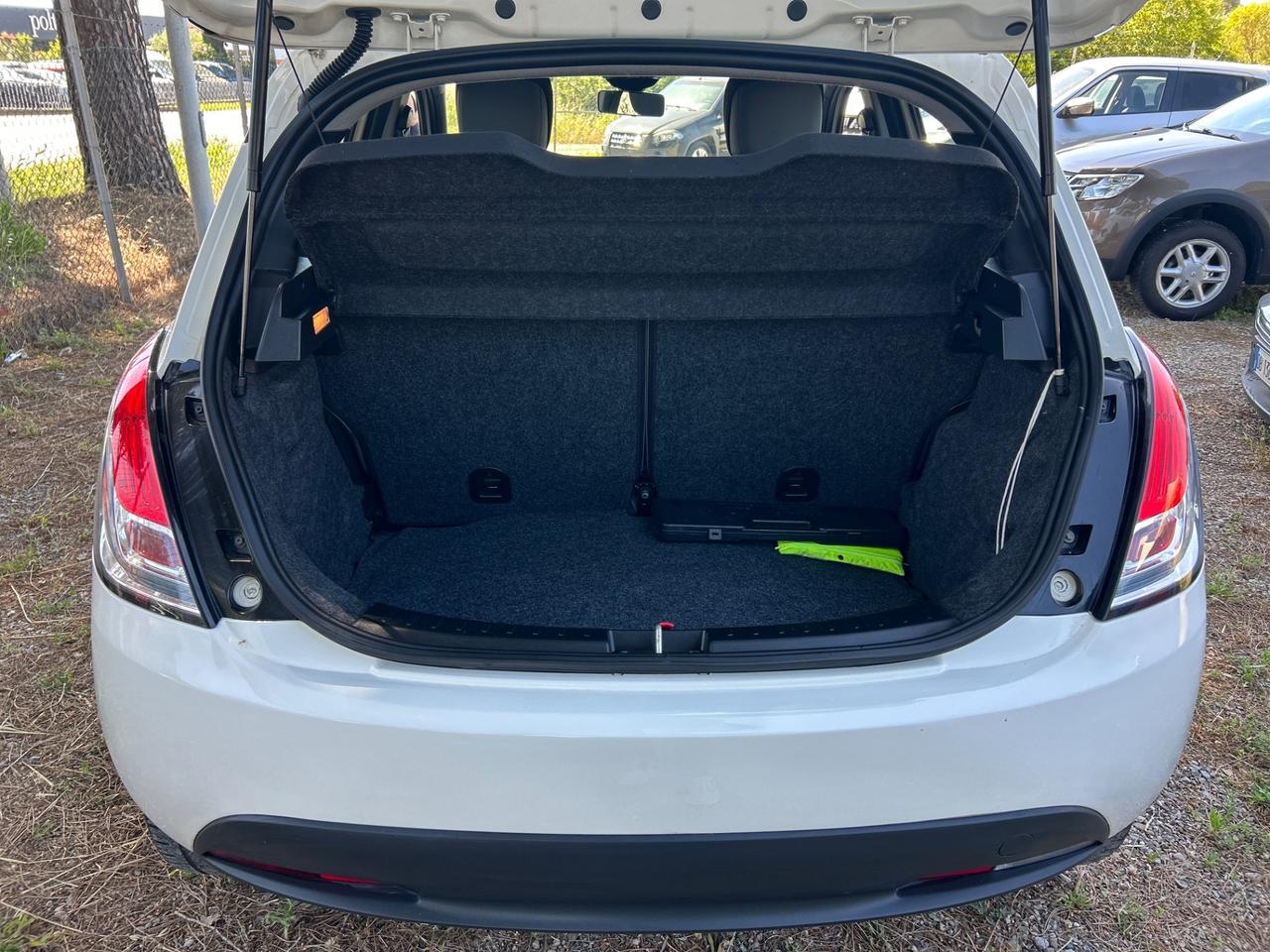 Lancia Ypsilon 1.2 69CV *GPL VALIDO 2027*NEOPATENTATI*