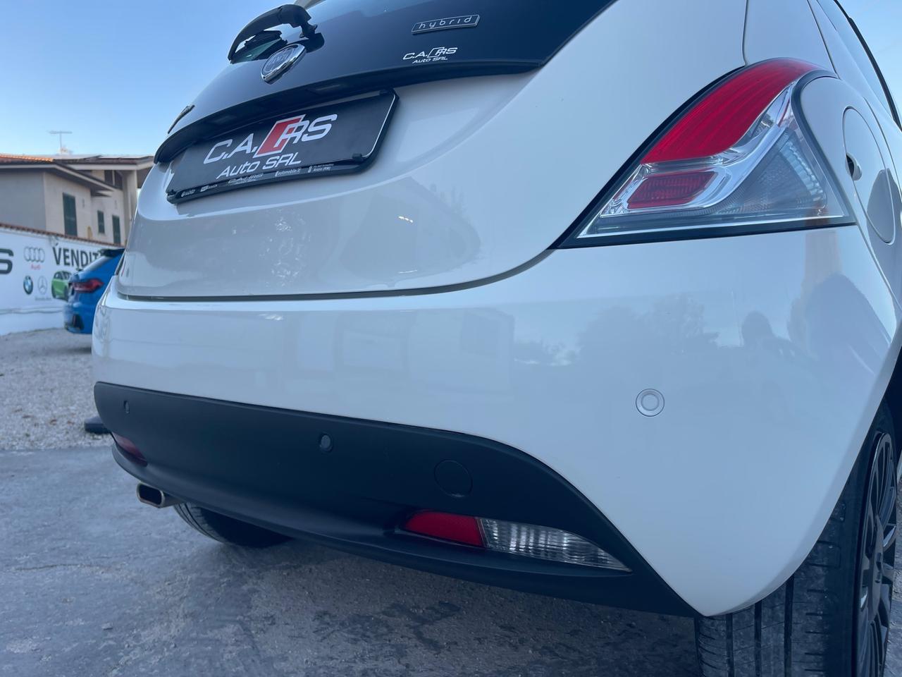 Lancia Ypsilon Gold Hybrid 1.0 FireFly 70cv