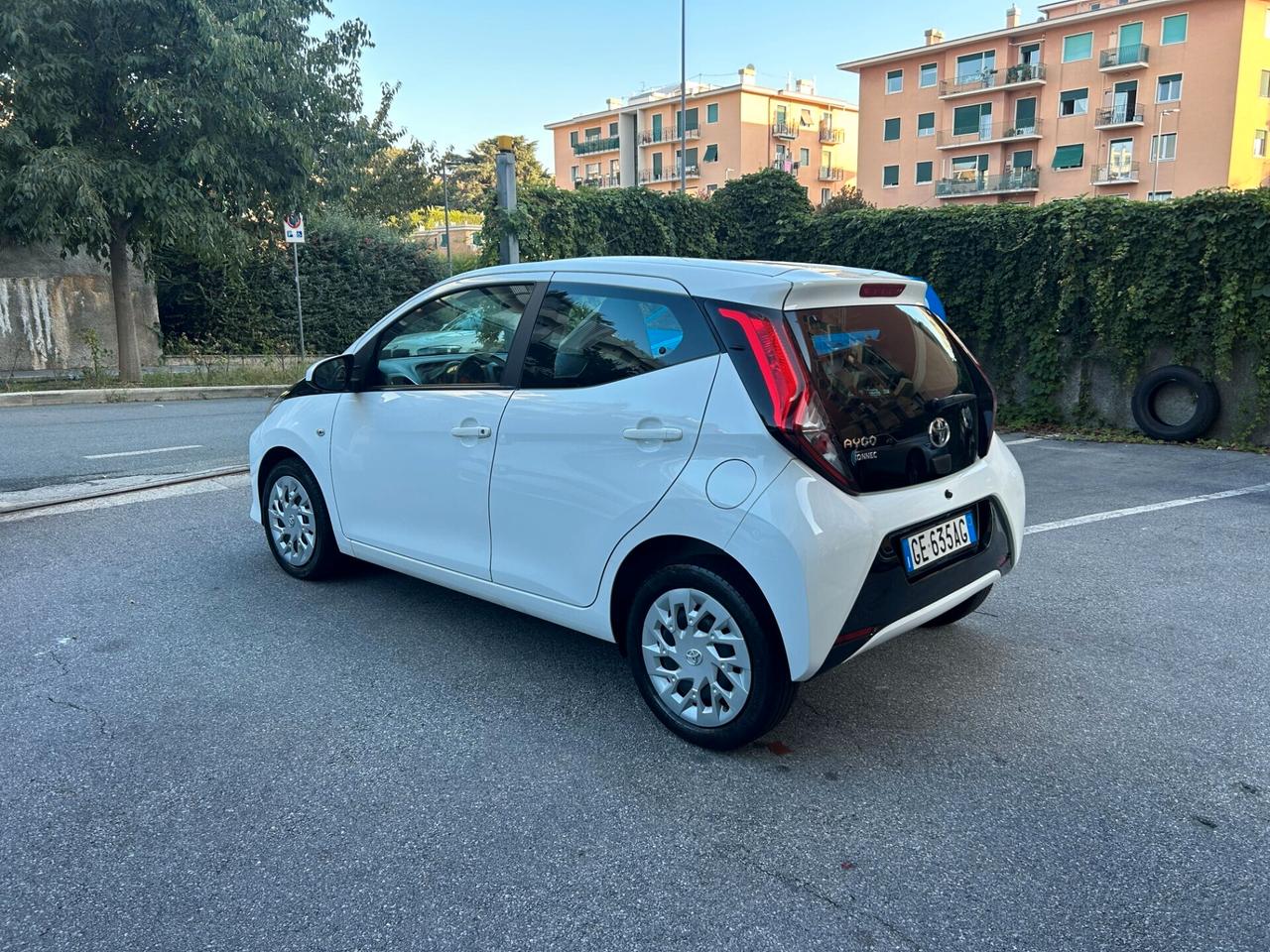 Toyota Aygo Connect 1.0 VVT-i 72 CV 5 porte x-play MMT PREZZO REALE