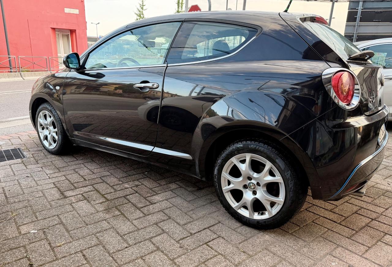 Alfa Romeo MiTo 1.6 JTDm 16V Distinctive Sport Pack