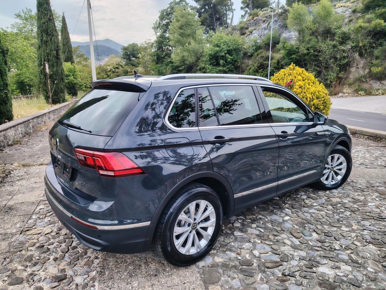 Volkswagen Tiguan 2.0 TDI 150 Cv Life Aziendale Iva Esposta Italiana 60.000Km-CONSEGNA IN TUTTA ITALIA-