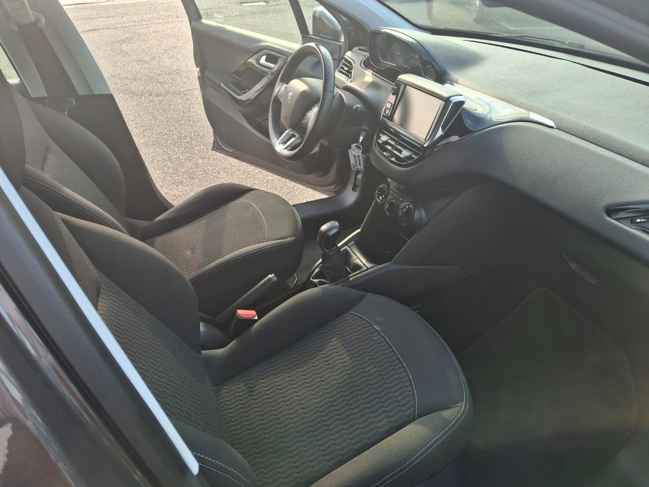 Peugeot 208 PureTech 82 5 porte Allure