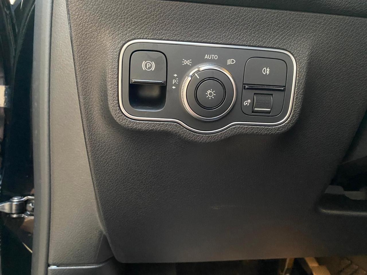 MERCEDES GLB 180 CDI SPORT NAVI CAM LED 2021