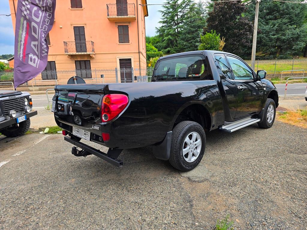 Mitsubishi L200 2.5 DI-D/136CV CLUB CUB INVITE
