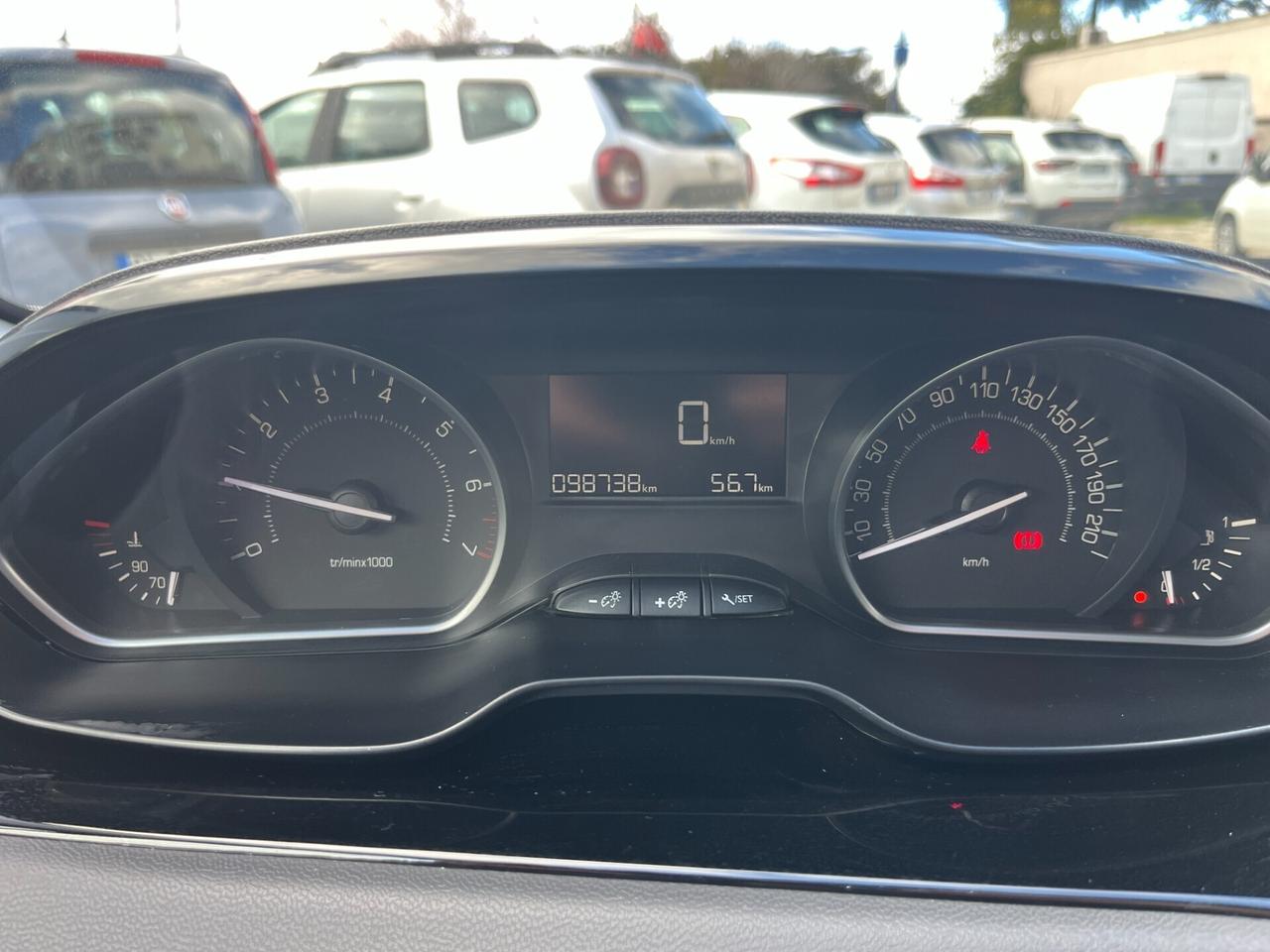 Peugeot 208 PureTech 82 5 porte Allure