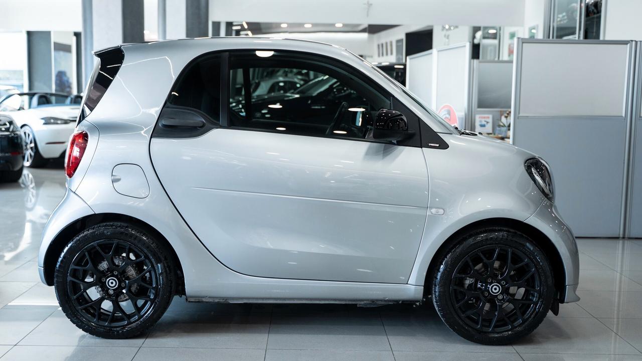 Smart ForTwo 1.0 SUPERPASSION 71 CV TWINAMIC AUTO 16" LED NAVI