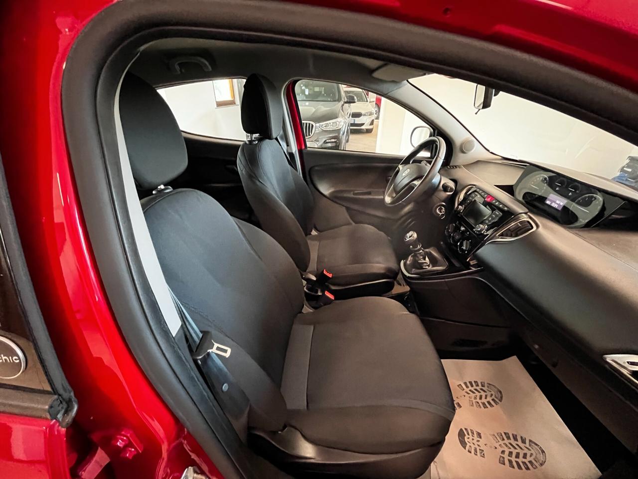 Lancia Ypsilon 1.0 FireFly 5 porte S&S Hybrid Ecochic Gold