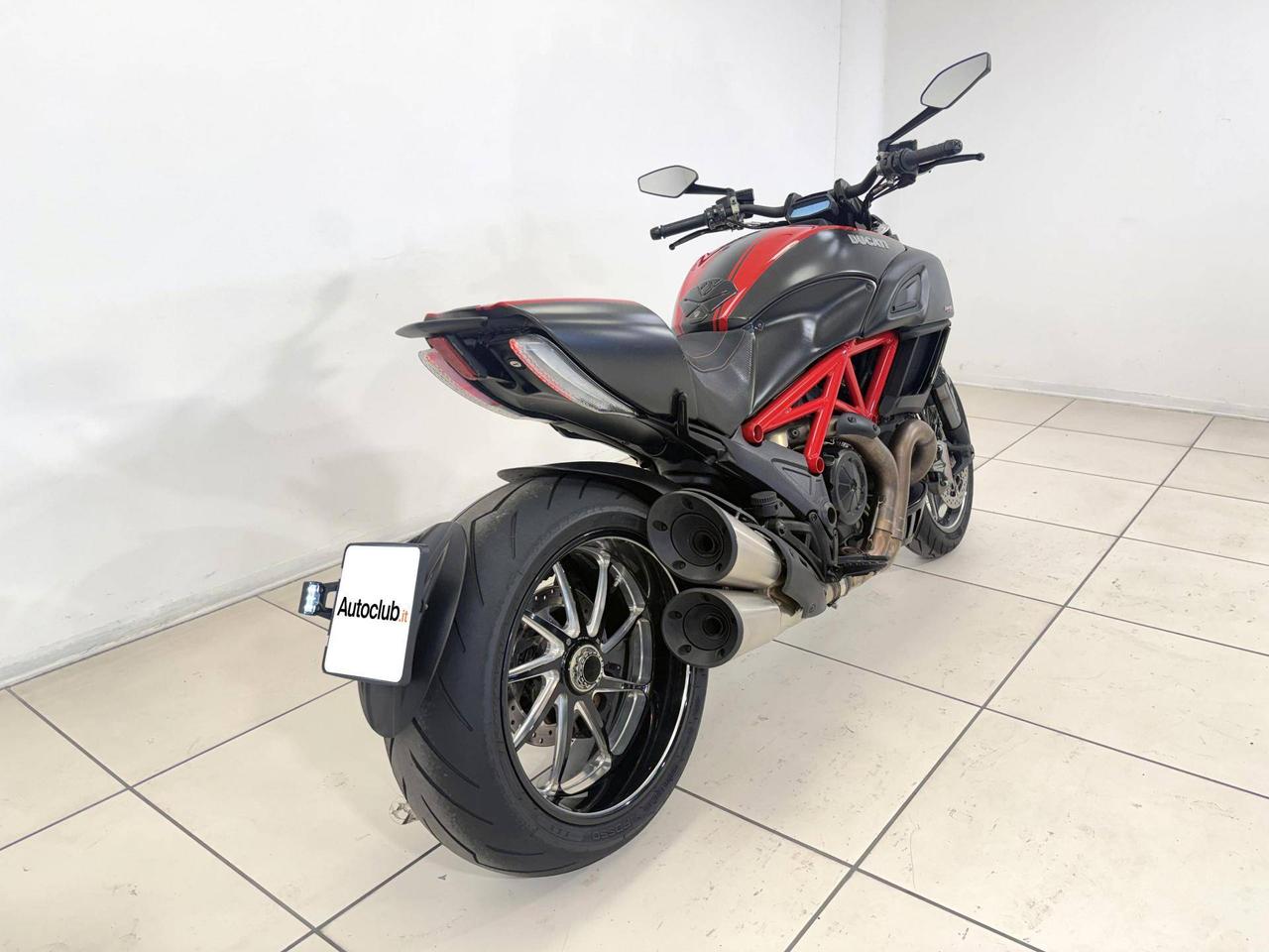 DUCATI Diavel 1199 Dark