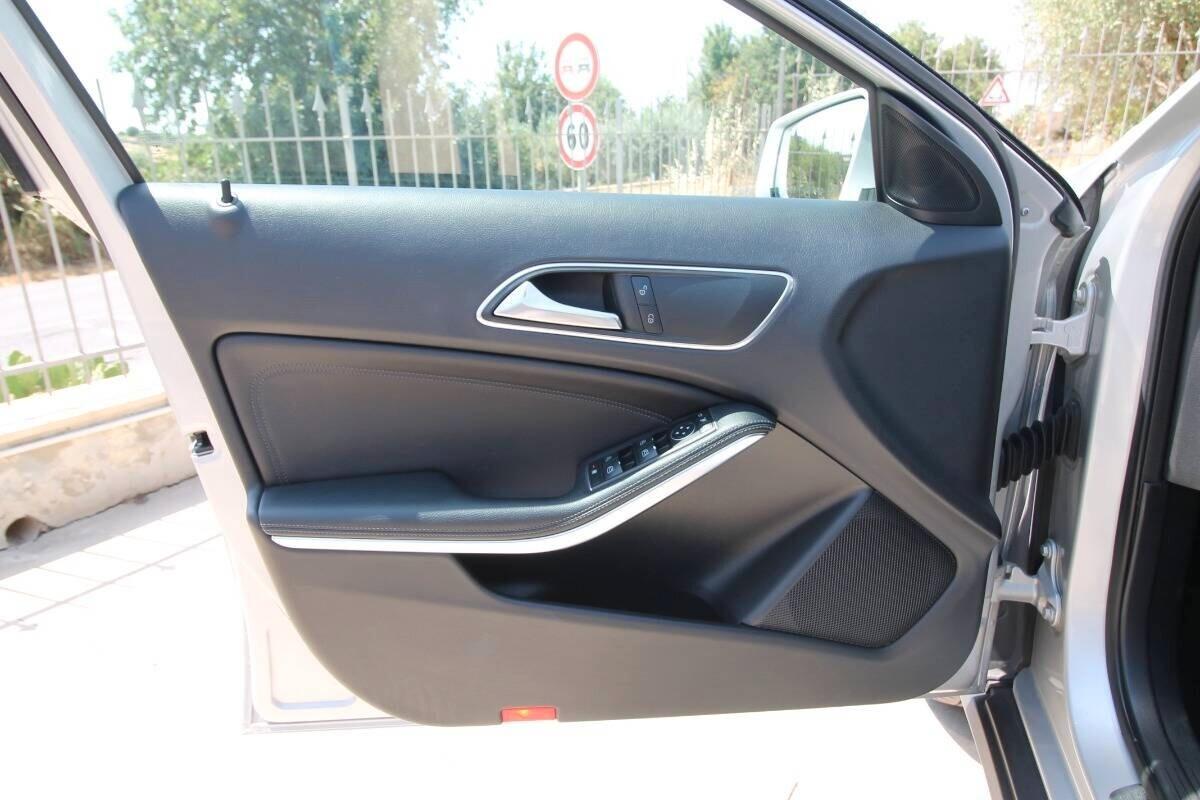 Mercedes GLA 200 d Automatic Sport | 2015