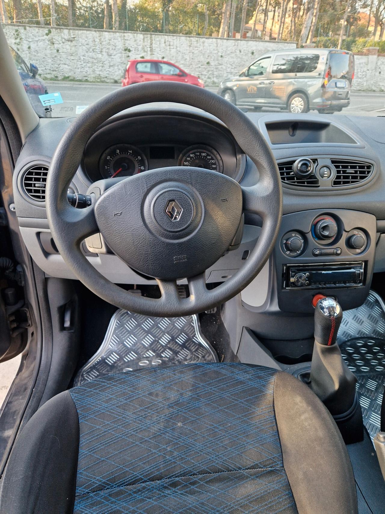 Renault Clio 1.2 benz - Garanzia 12 Mesi