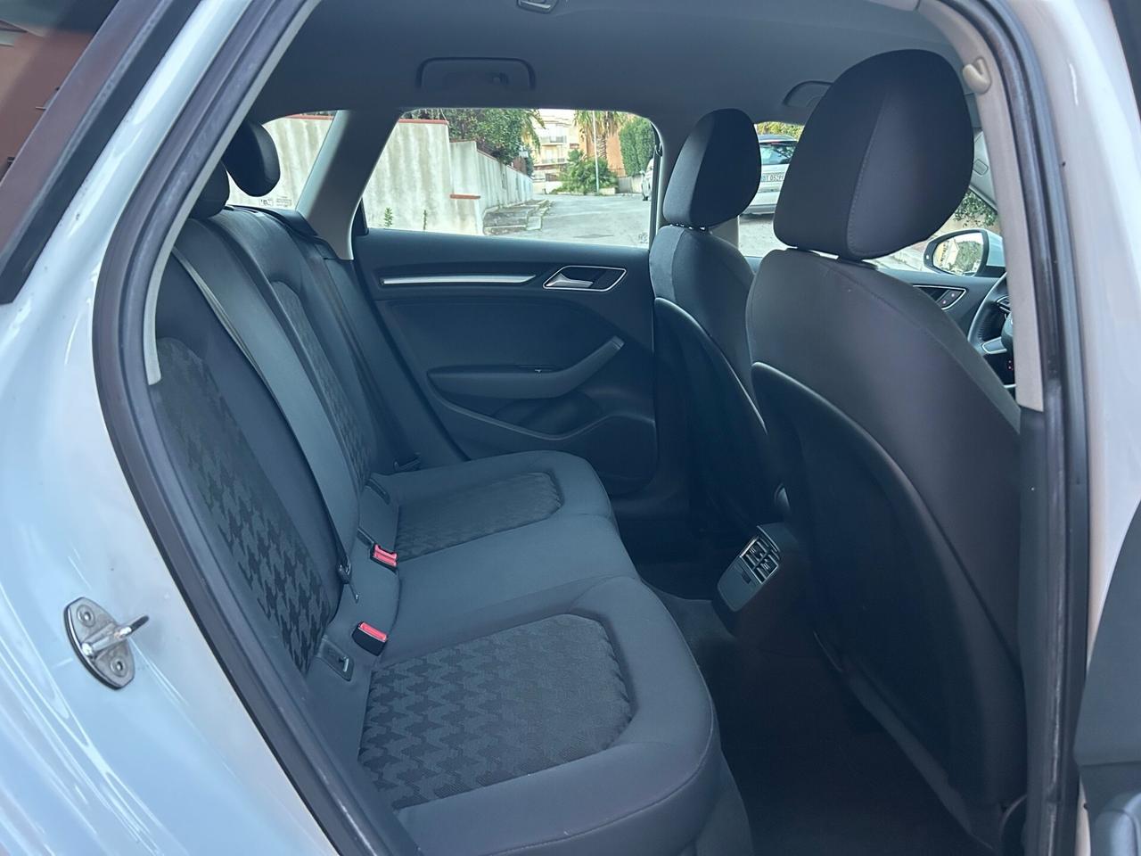 Audi A3 SPB 1.6 TDI Ambition ideale per neopatenta