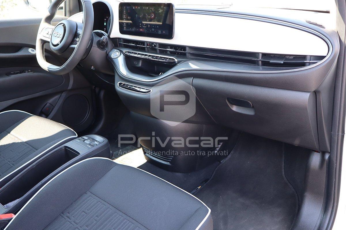 FIAT 500e Berlina 42 kWh La Prima
