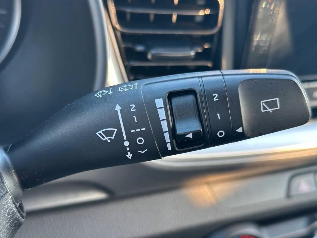 Kia Stonic 1.0 t-gdi mhev Urban 100cv CON TELECAM E CARPLAY