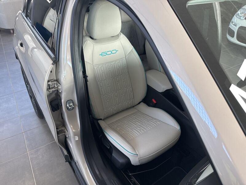FIAT 600 Hybrid 100 CV DCT MHEV La Prima