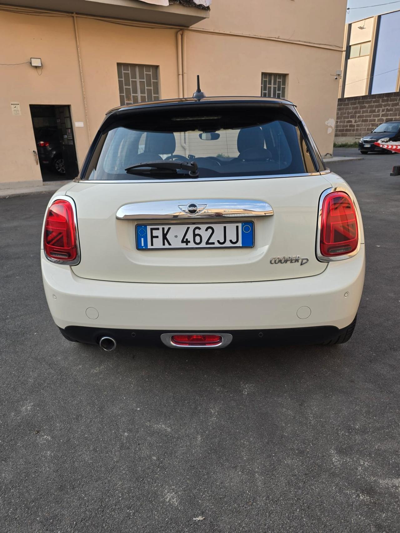 Mini Cooper d 1.5 116cv full perfetta tutta tagliandata casa madre accetto permute