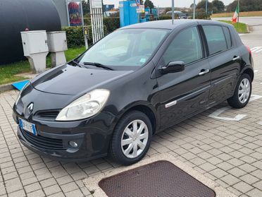 Renault Clio Storia 1.2 16V 5 porte Dynamique
