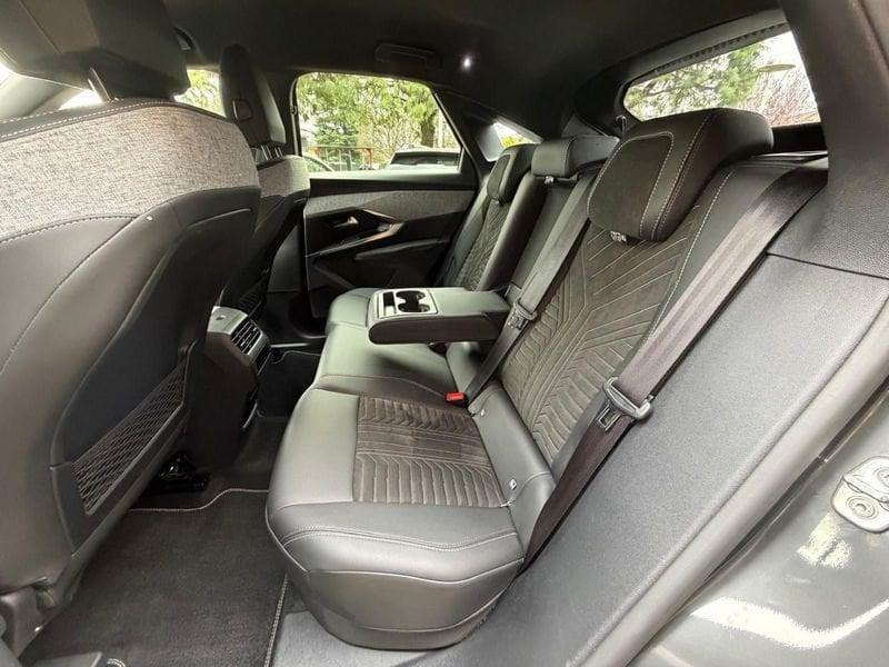 Peugeot 3008 Hybrid 136 GT e-DCS 6