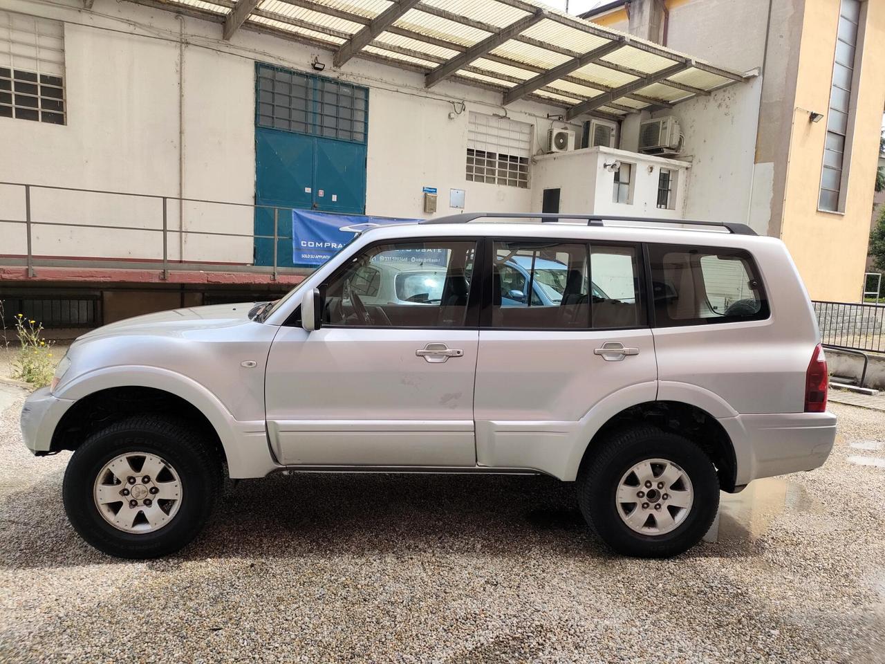 Mitsubishi Pajero 3.2 16V DI-D 7p Gancio