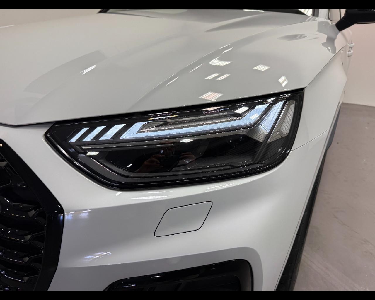 AUDI Q5 SPORTBACK 40 TDI MHEV QUATTRO S-TRONIC IDENTITY BLACK