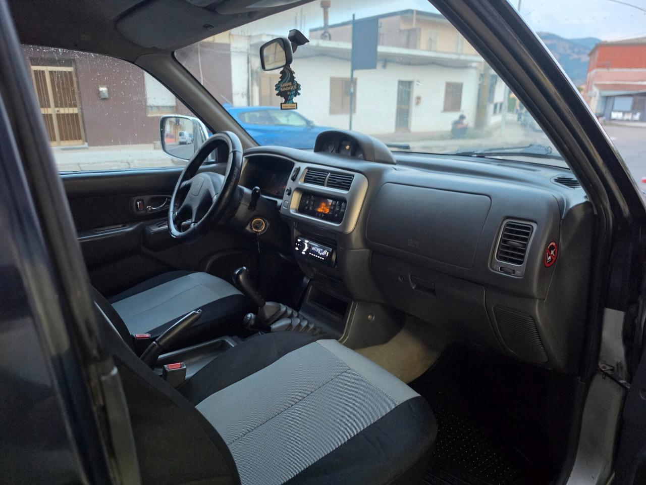 Mitsubishi L200 2.5 TD cat 4WD Double Cab Invite