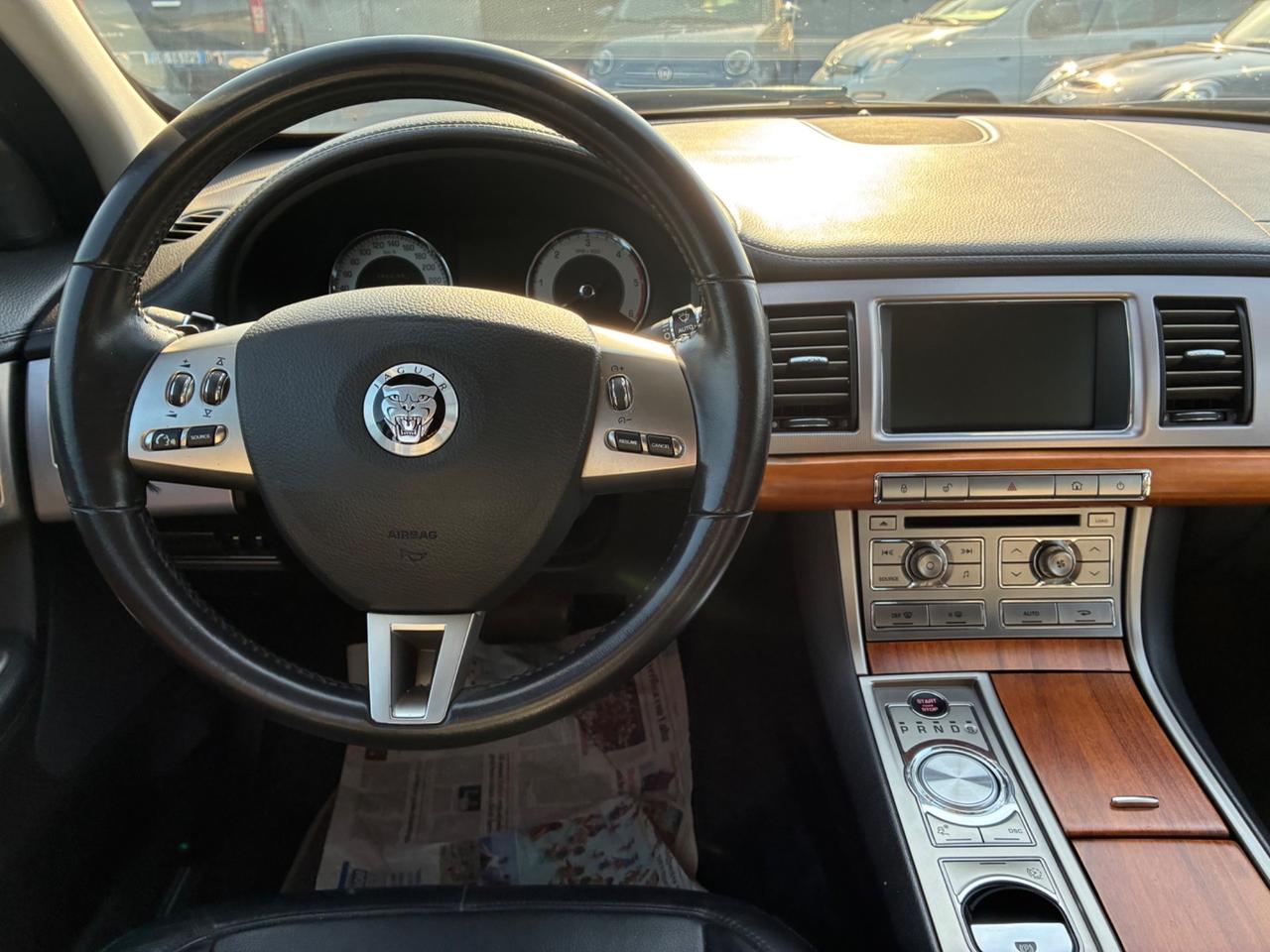 Jaguar XF 2.7D V6 Premium Luxury