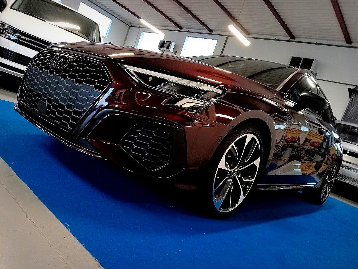 Audi A3 2.0 TDI SLINE EXCLUSIVE IDENTITY BLACK 19" MATRIX