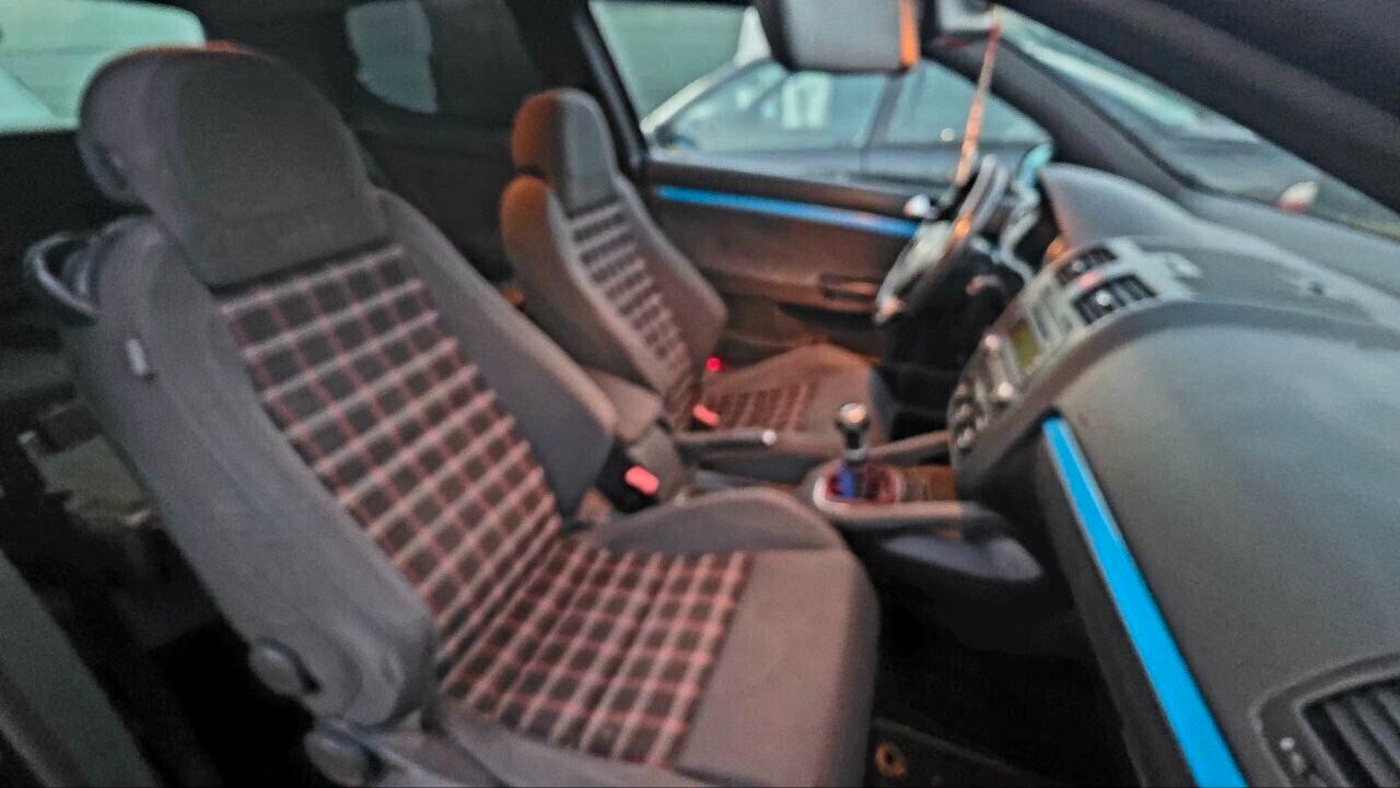 Volkswagen Golf GTI 2.0 ORIGINALE 200cv