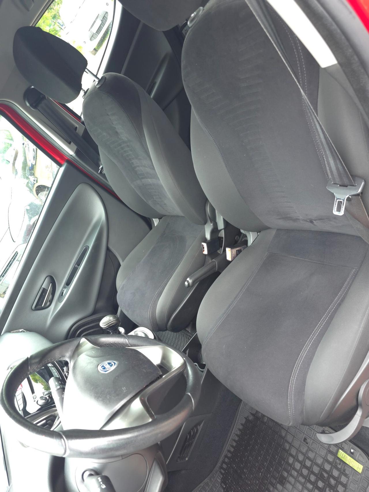 Lancia Ypsilon 1.2 69 CV 5 porte GPL Ecochic Gold