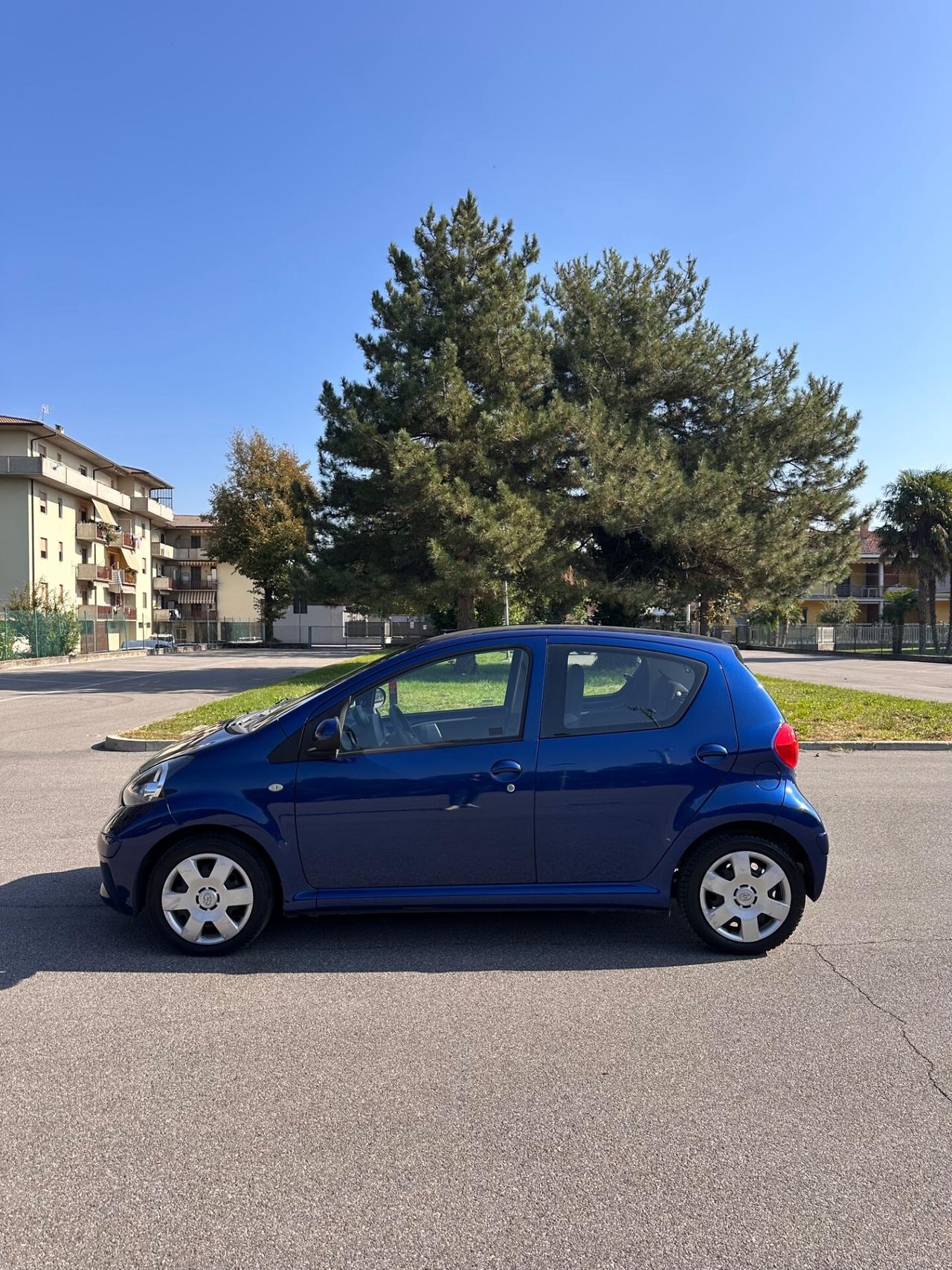 Toyota Aygo 1.0 Benzina 5 porte Sound Solo 80.000 Km