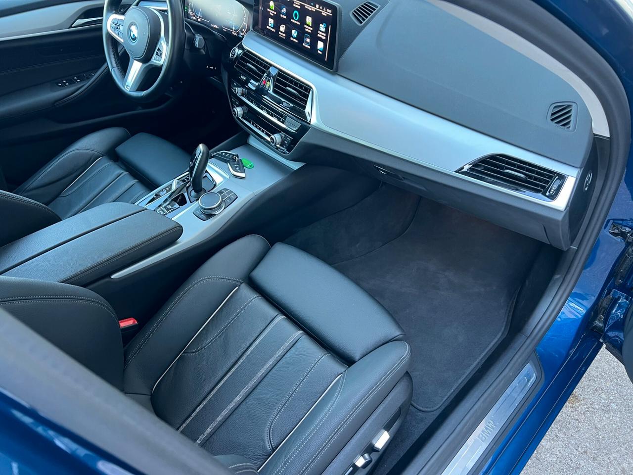 Bmw 530e xDrive Luxury Plug-in/13.000km! IVA ESPOSTA