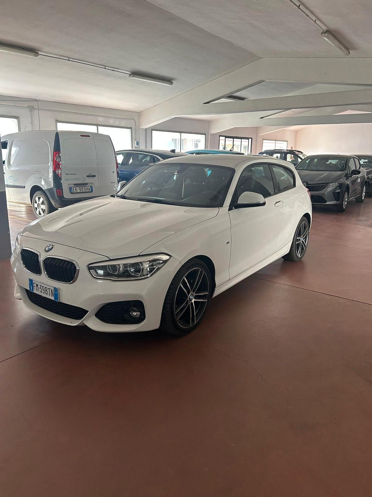 Bmw 118 116d 5p. Urban
