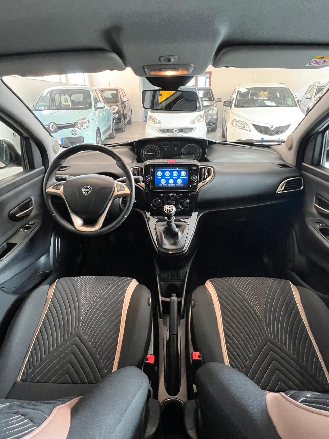 Lancia Ypsilon 1.0 FireFly 5 porte S&S Hybrid Ecochic A. Ferretti