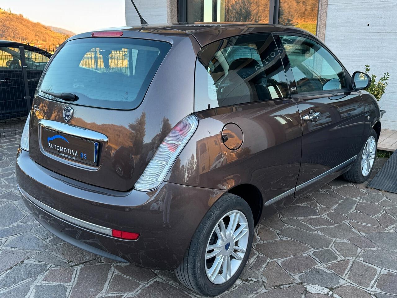 Lancia Ypsilon 1.2 69 CV Unyca