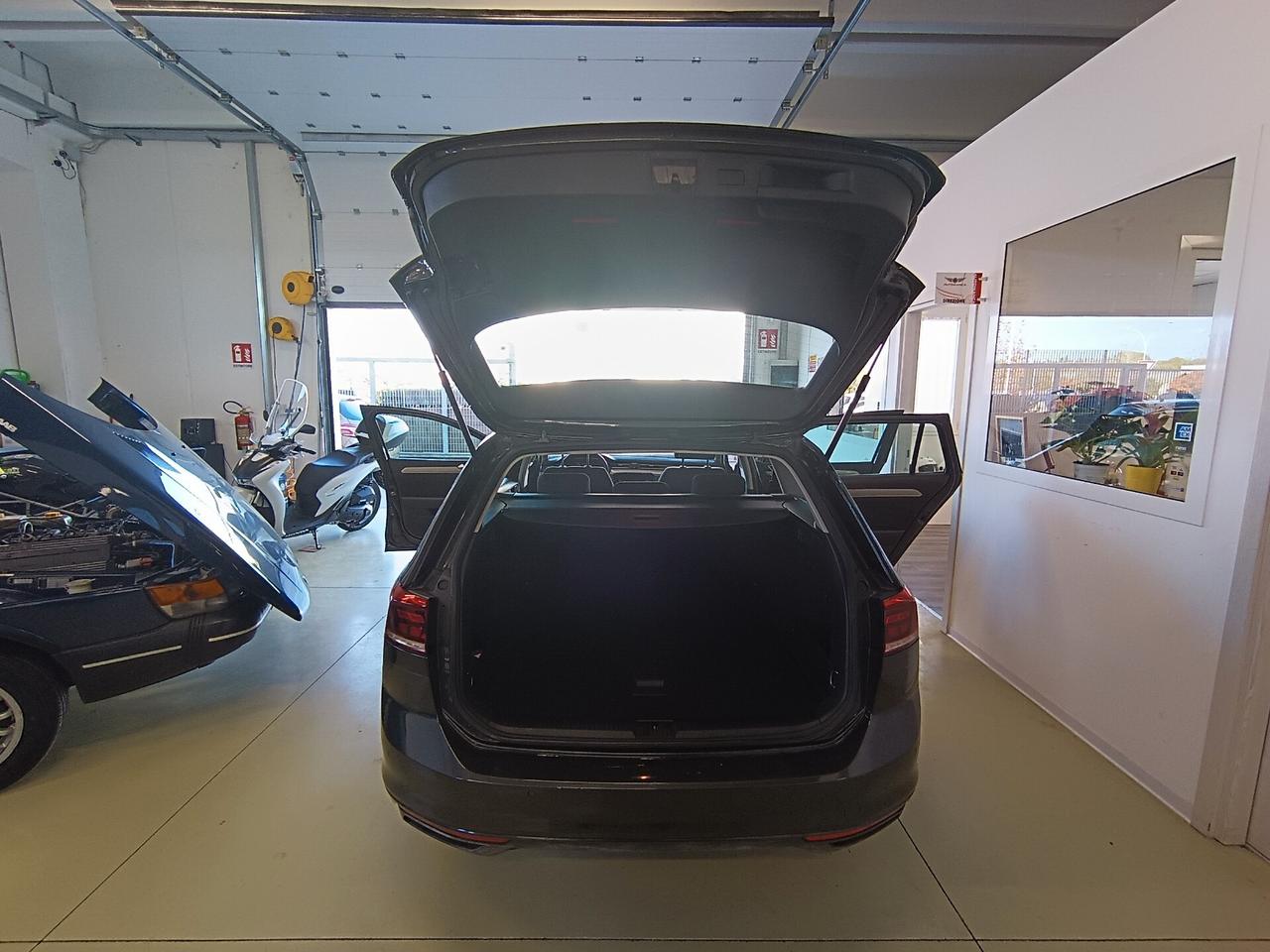 Volkswagen Passat Variant 2.0 TDI SCR 122 CV EVO DSG Business