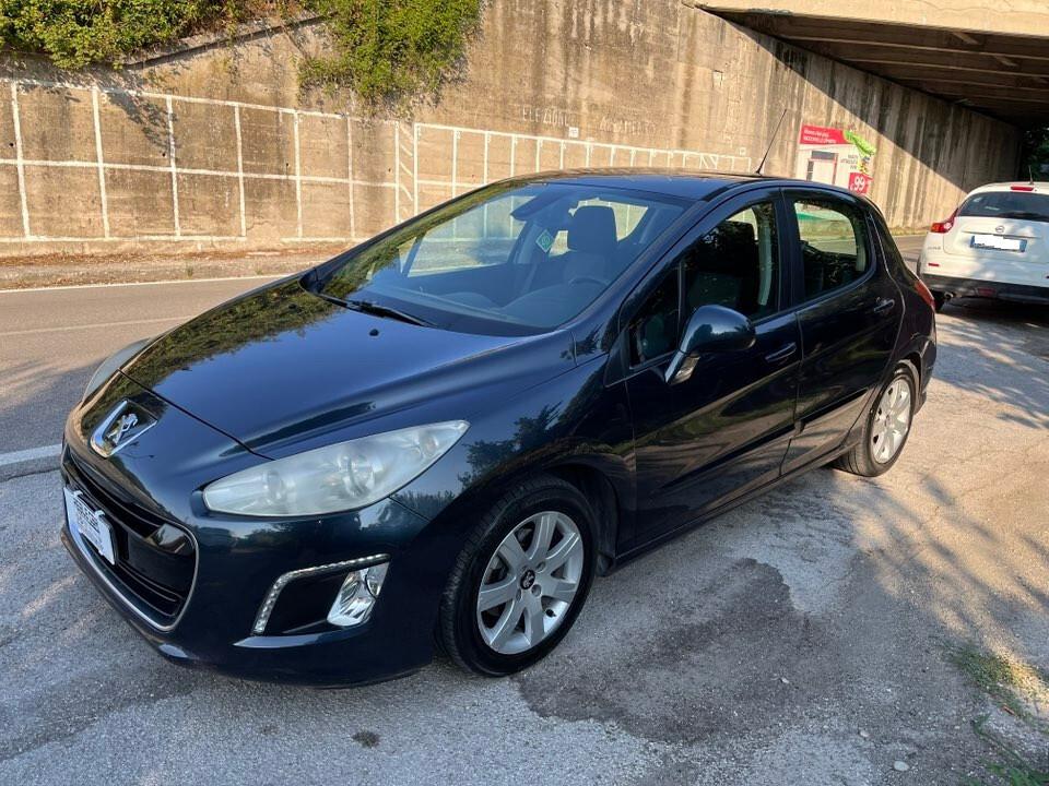 Peugeot 308 1.6 e-HDi 112CV S&S 5p. Access