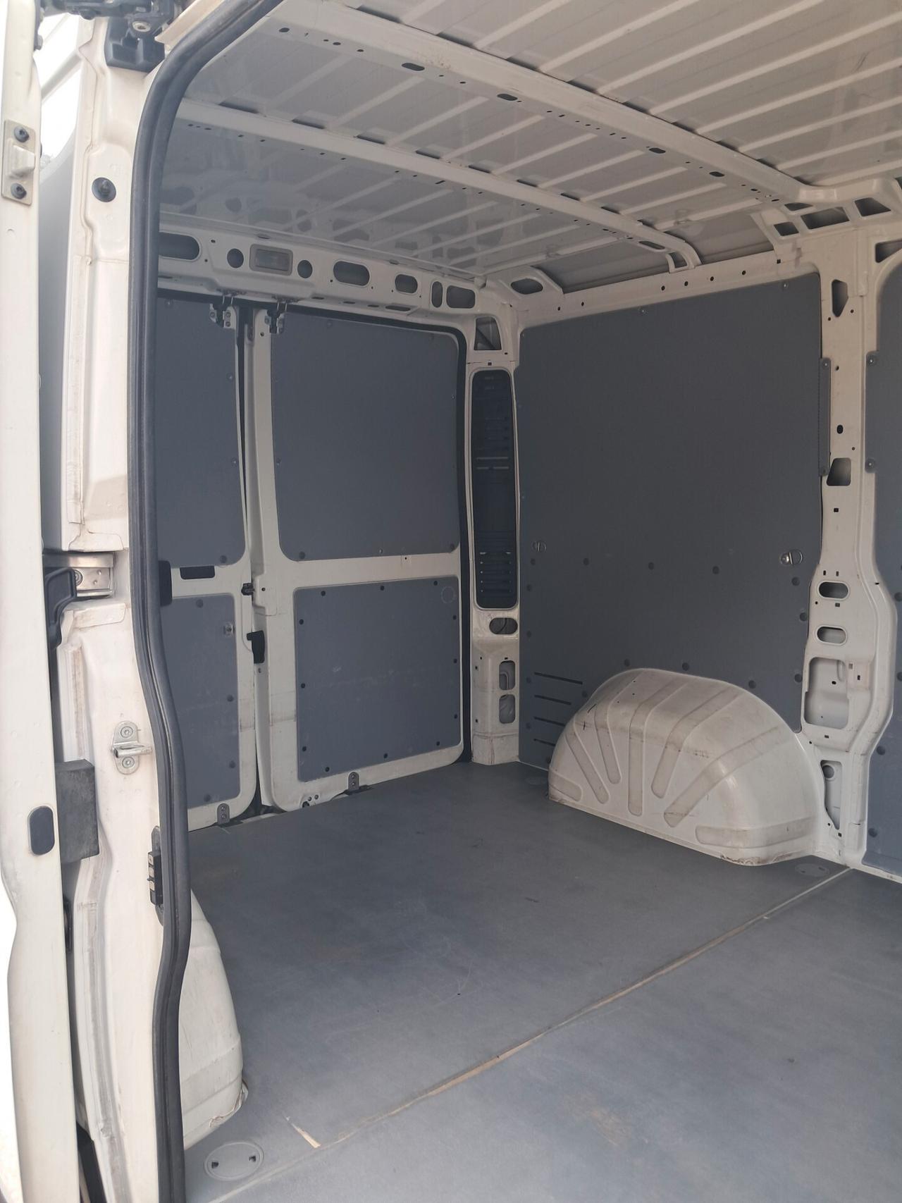 Peugeot Boxer 333 2.2 BlueHDi 140*CLIMA