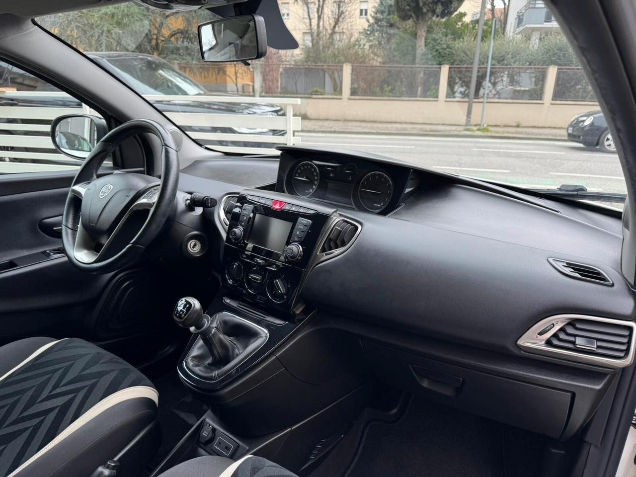 LANCIA YPSILON 1.2 69cv 5p GPL ECOCHIC GOLD NEOP.