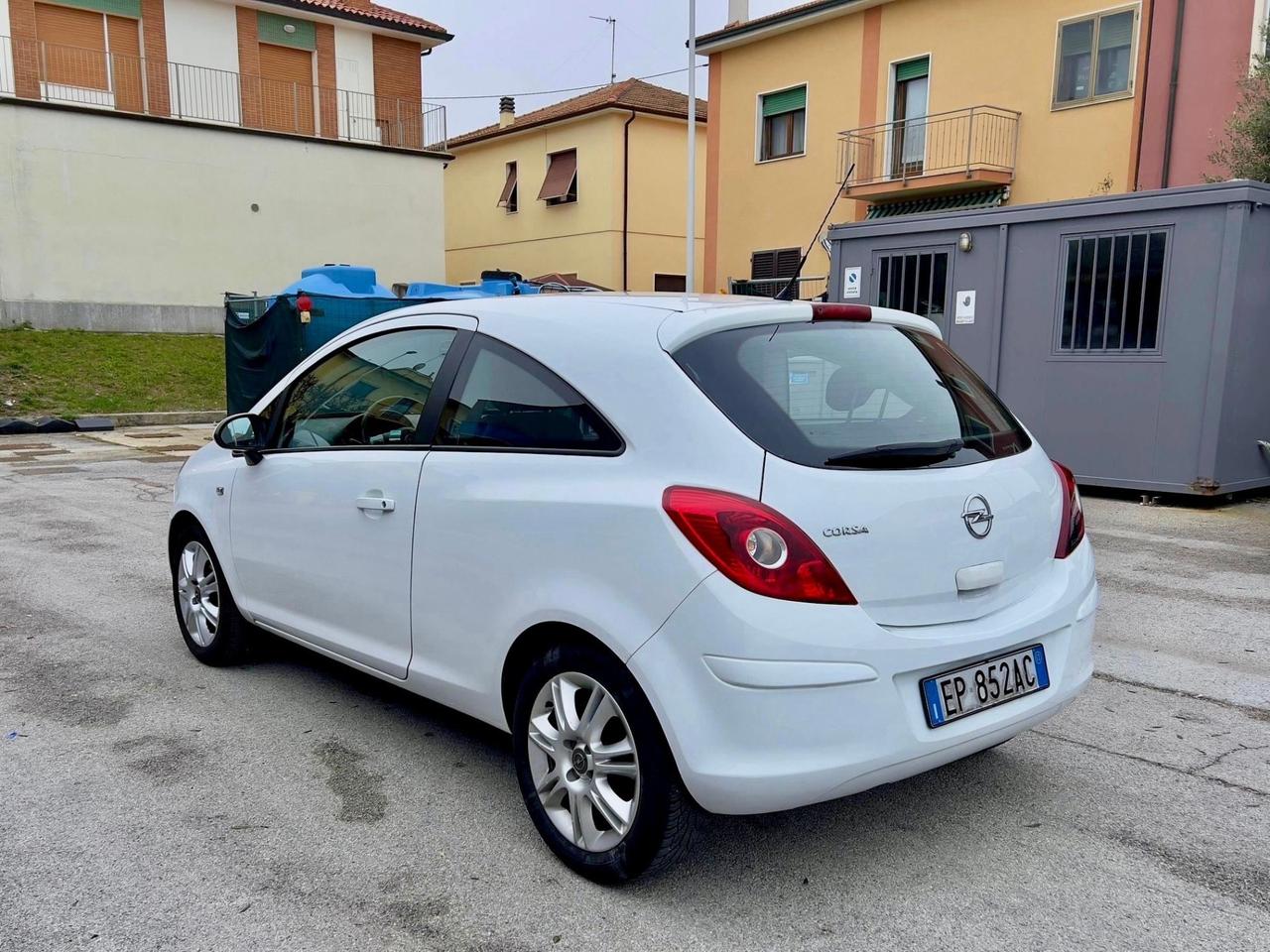 Opel Corsa 1.2 gpl