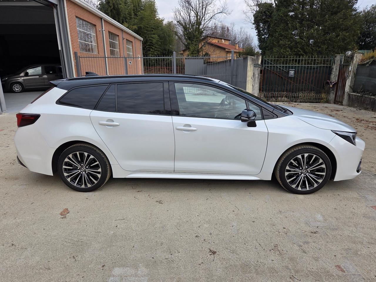 Toyota Corolla Active 1.8 Hybrid Touring Sports