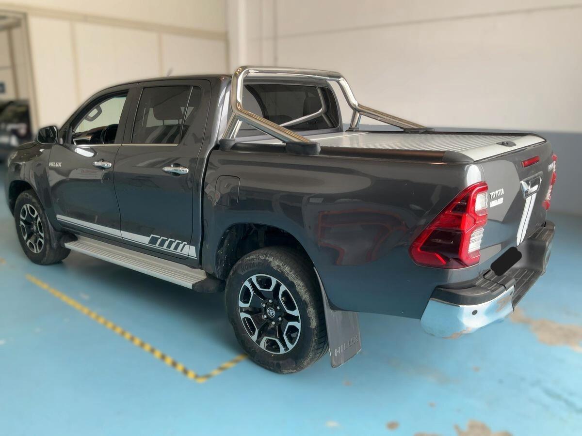 Toyota Hilux 2.8 D-4D Double Cab Executive 4x4 — 204 CV | 01/2021 | 222.400 km