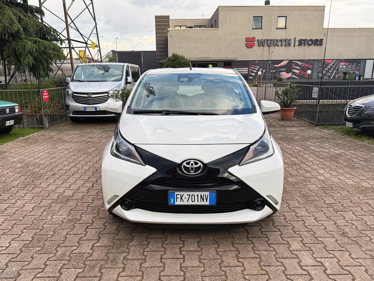Toyota Aygo 1.0 VVT-i 69 CV 5 porte OK NEOPATENTATI