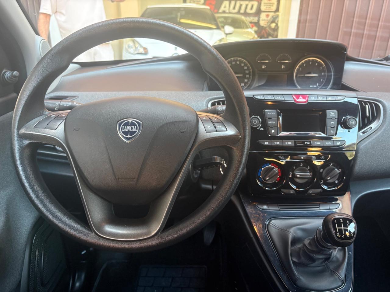 Lancia Ypsilon 1.0 FireFly 5 porte S&S Hybrid Ecochic A. Ferretti